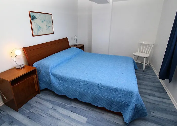 Marina 3* Примоштен